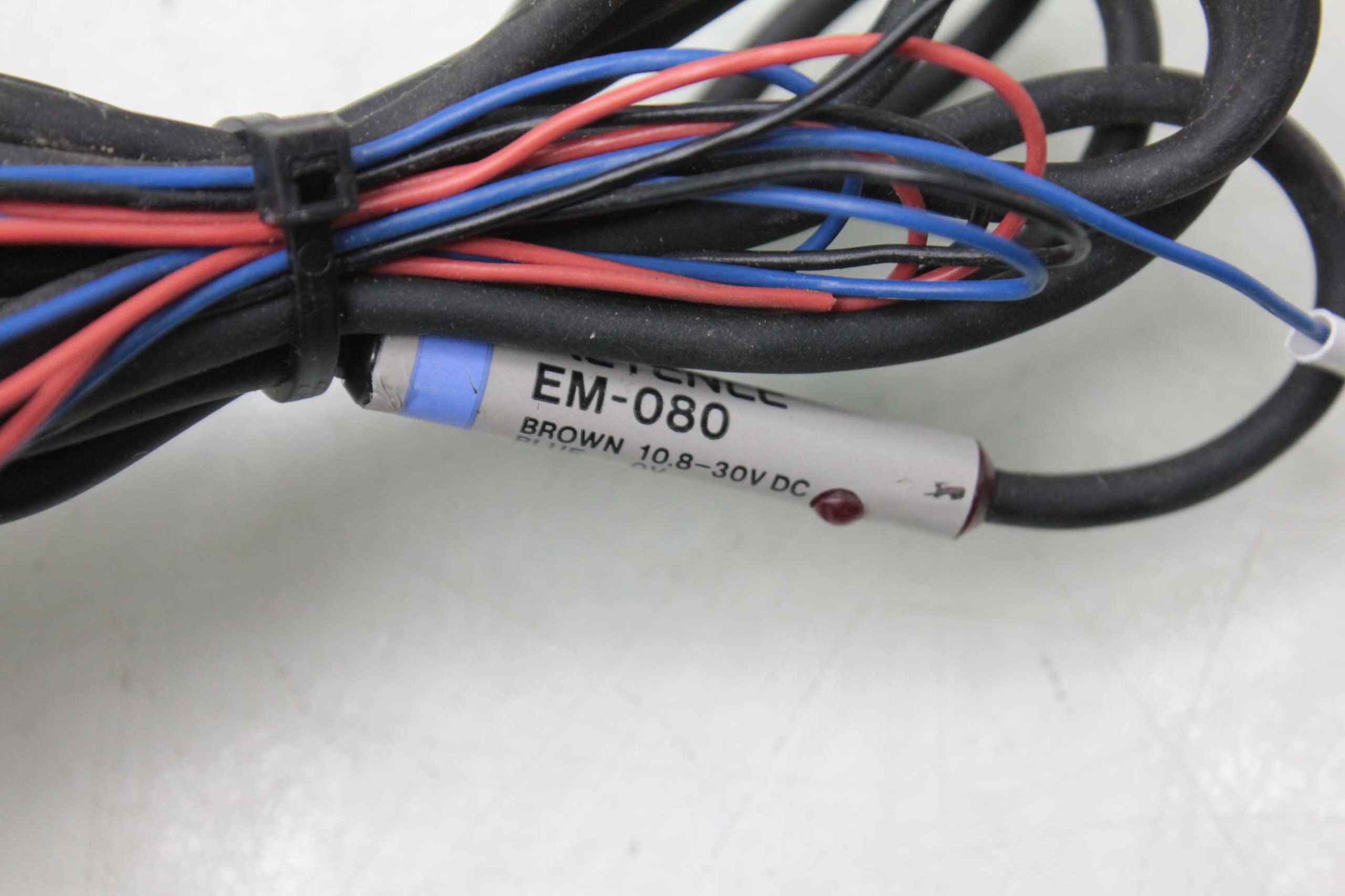 Keyence EM-080 Inductive Proximity Sensor 8mm Barrel 10-30V DC - Used - Image 10