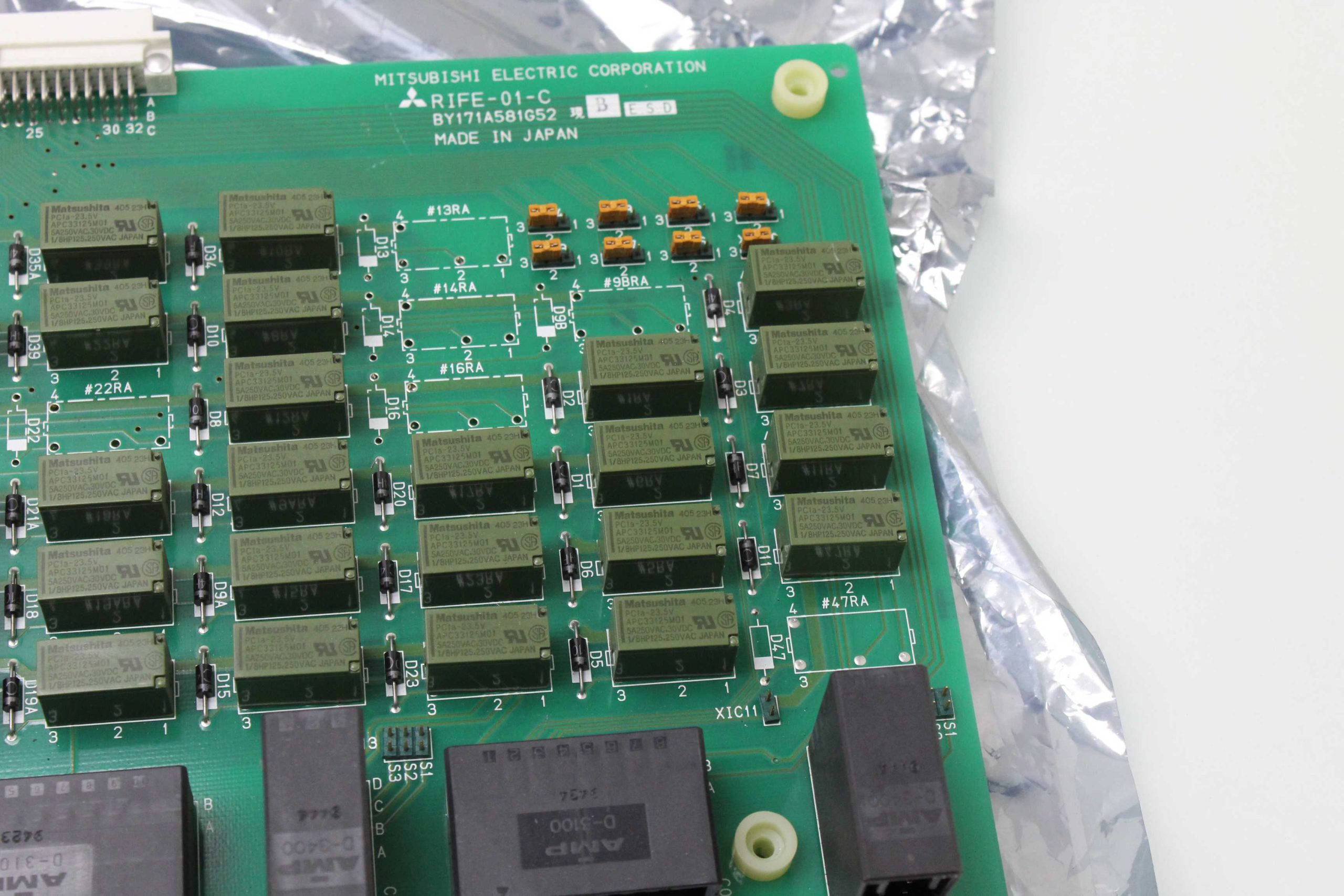 Mitsubishi RIFE-01-C / I/O Relay Control Board / Meldas / BY171A581G52 - Used - Image 12
