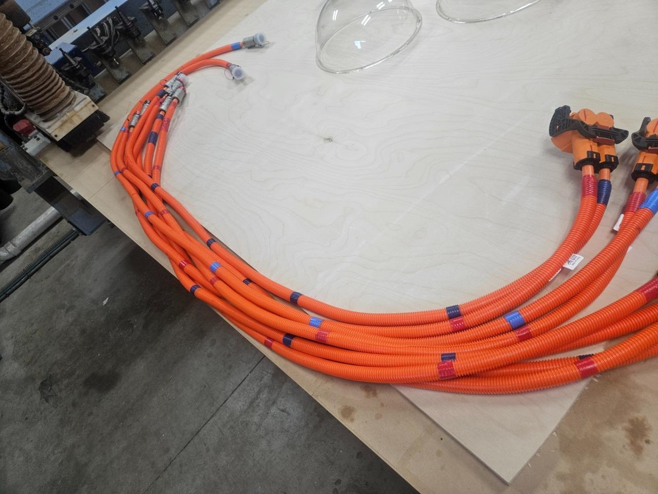 New Amphenol HVSL1000 Right Angle 2m EV Cable Assembly HVSL1000-08-2-A - New - Image 16