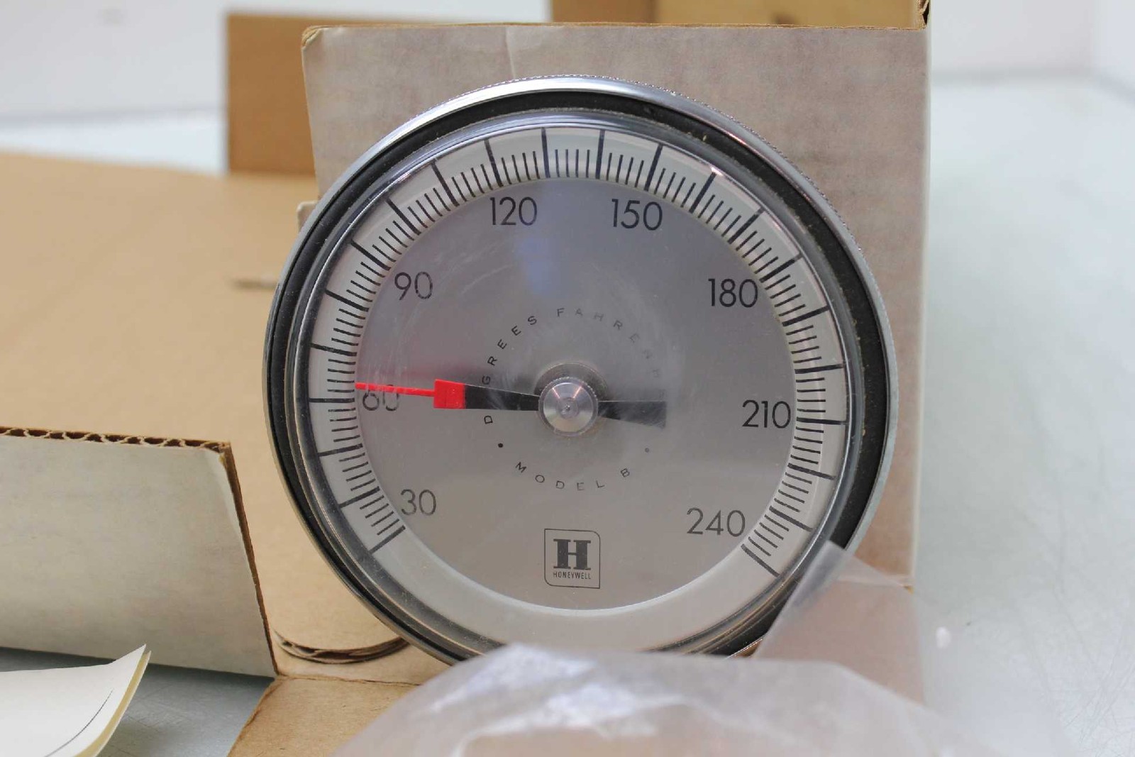 New Honeywell W655E-1016 Stainless Dial Insertion Thermometer 1/4" x 9" Stem - New - Image 6