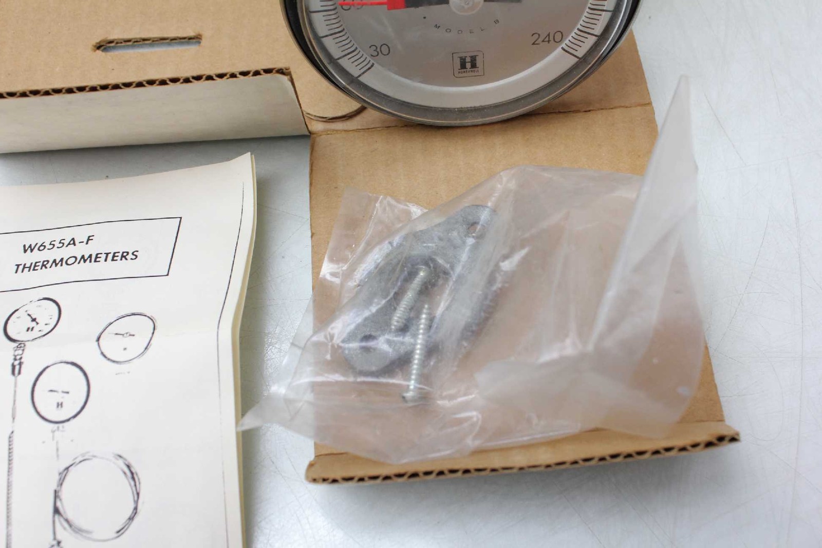 New Honeywell W655E-1016 Stainless Dial Insertion Thermometer 1/4" x 9" Stem - New - Image 7