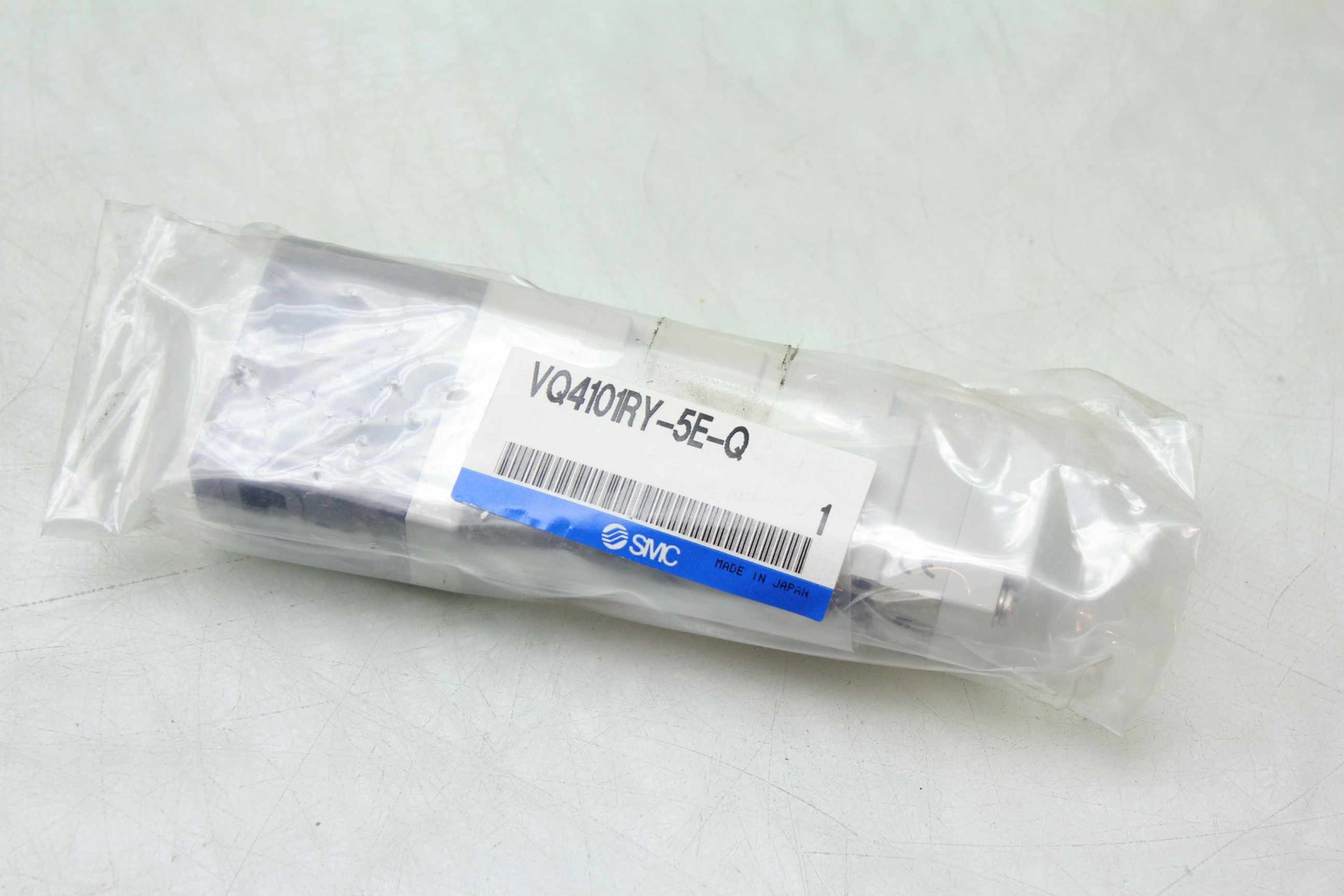 New SMC VQ4101RY-5E-Q Solenoid Valve 24V DC 2 Position External Pilot Valve - New