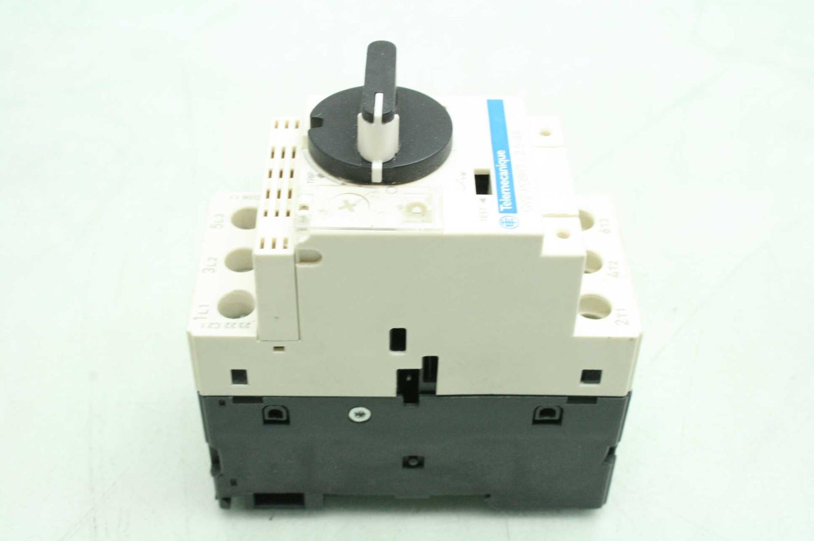 Schneider / Telemecanique GV2-P08H7 Contactor 2.5 - 4 Amps - Used - Image 3