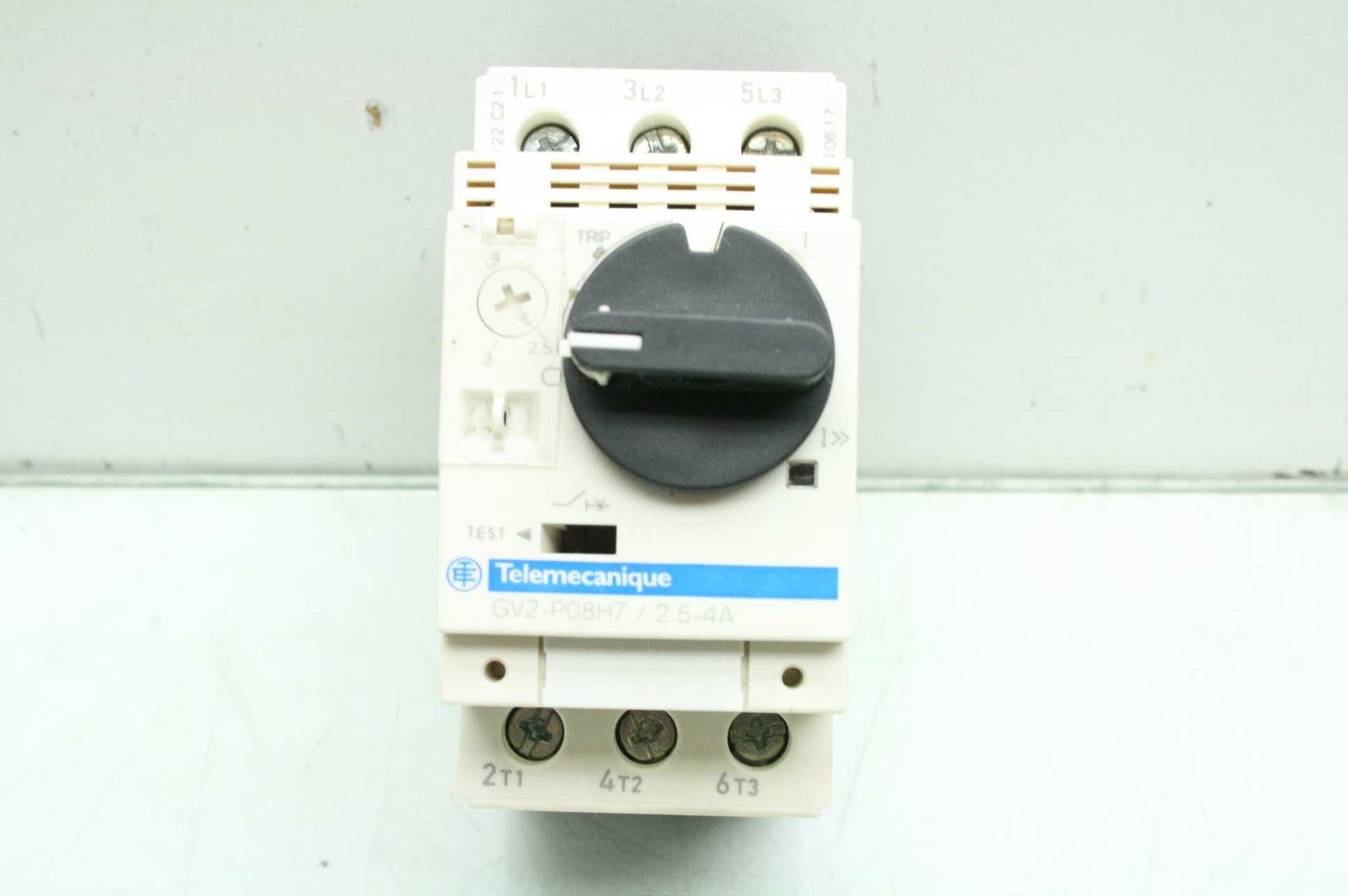 Schneider / Telemecanique GV2-P08H7 Contactor 2.5 - 4 Amps - Used