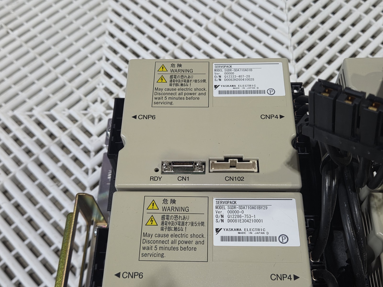 Yaskawa SGDR-SDA710A01B NX100 Sigma-II SERVOPACK Lot 6-Axis Assembly - Used - Image 4