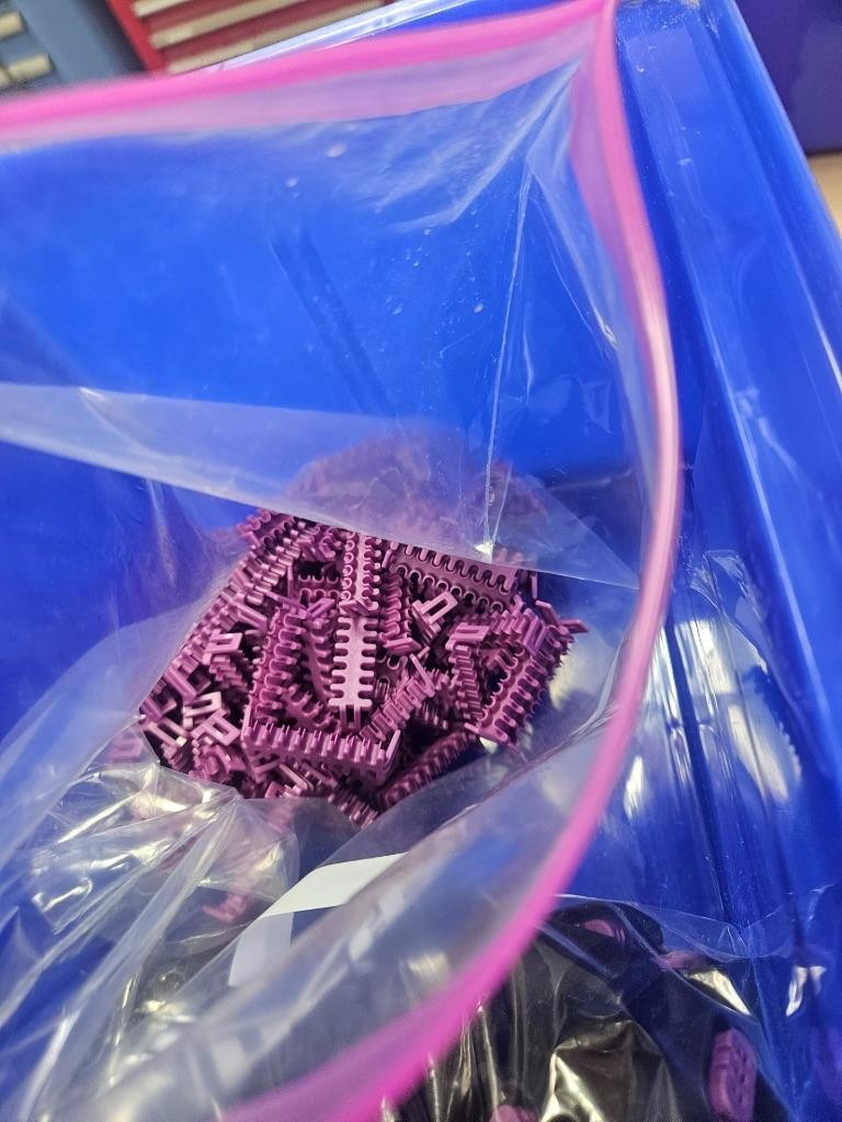 (100) Aptiv 15358785 GT 150 Series 16-Contact TPA Secondary Lock Clip - New - Image 3