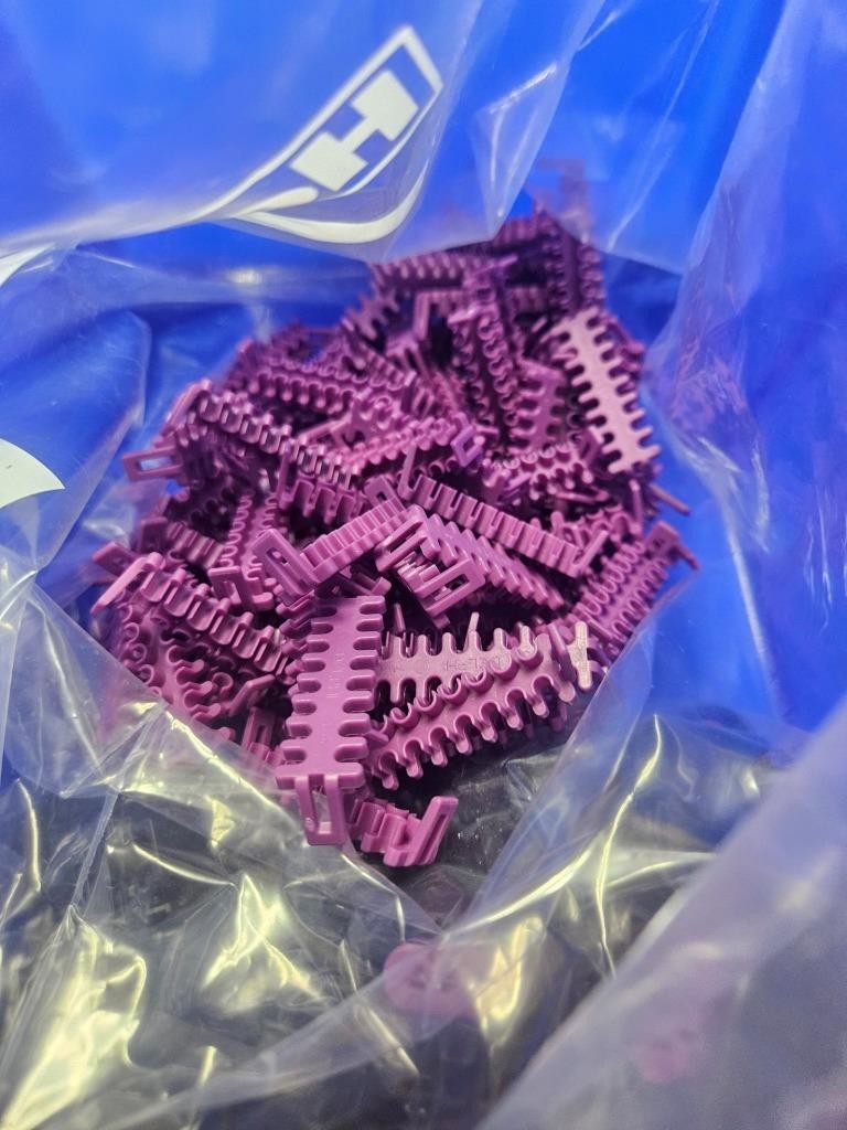 (100) Aptiv 15358785 GT 150 Series 16-Contact TPA Secondary Lock Clip - New - Image 5