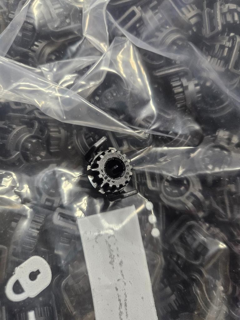 (100) New Aptiv 13849786 2 Way TPA Secondary Lock - New - Image 6