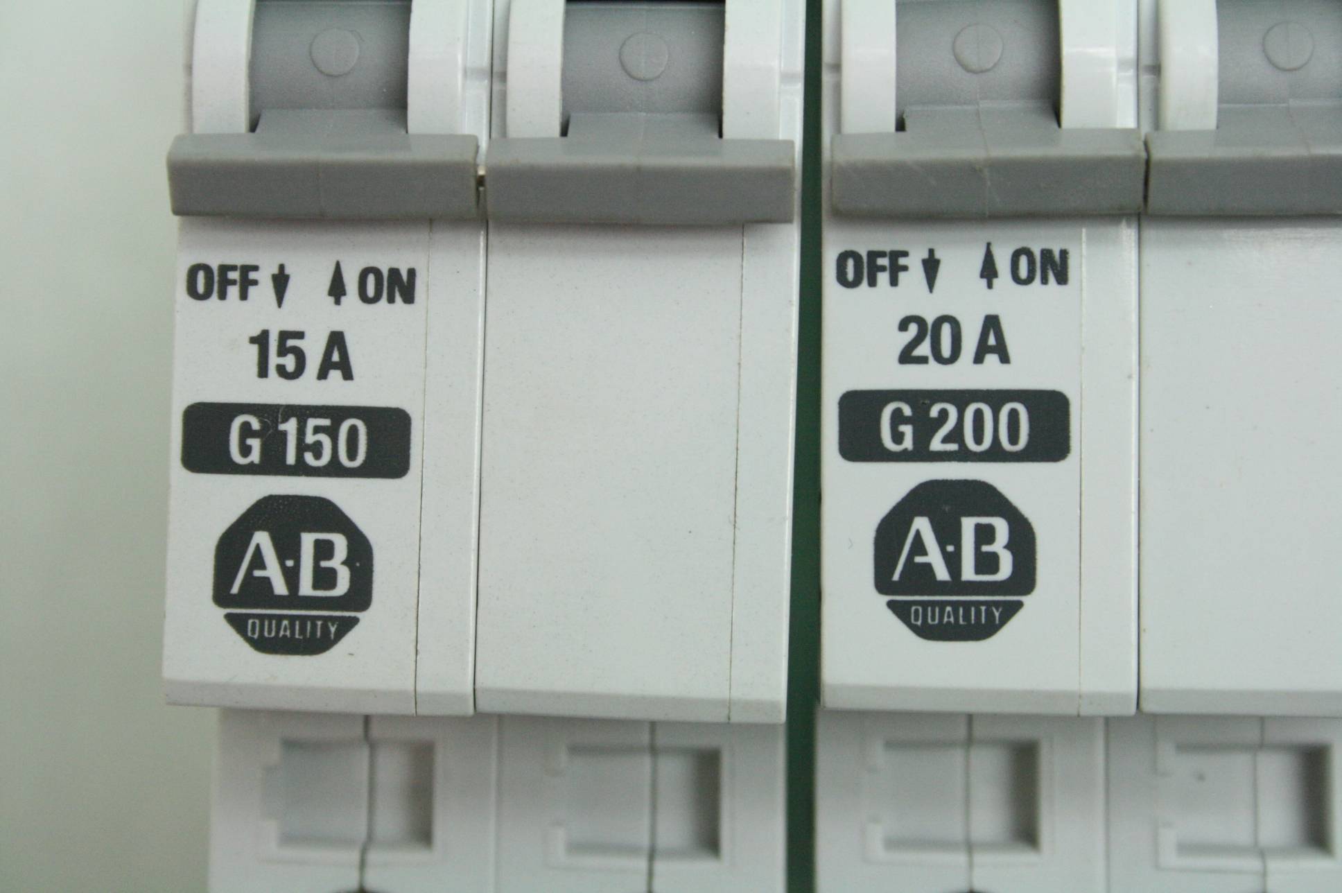 2 Allen-Bradley 1492-CB2G150 1492-CB2G200 Circuit Breaker 15A / 20A Rated - Used - Image 7