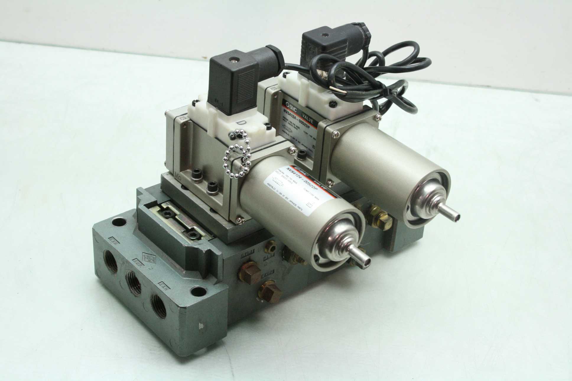 2 SMC NVS4124-0052DP Pneumatic Solenoid Valves on Manifold 24V DC Coil - Used - Image 20