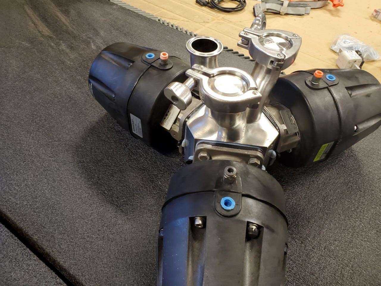 3 ITT Sherotec 1.5-N-31-A217 Chromatography Mixing Valve VLV HT:DOG - Used - Image 9