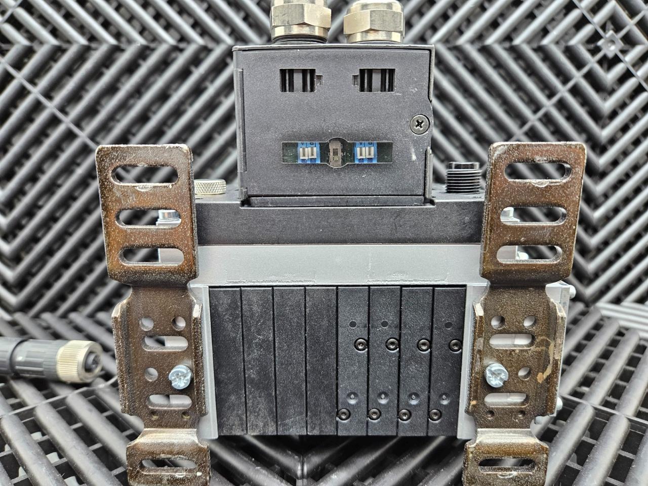 Festo CPV10-GE-DI01-8 Electrical Interface w/ CPV10-VI-18200 Valve Manifold - Used - Image 4