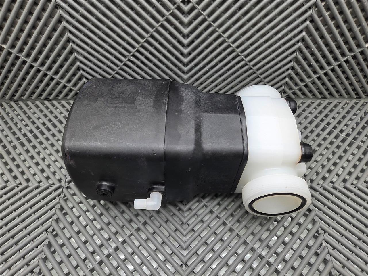 Gemu 630 50D78205E14/N Diaphragm Shutoff Valve Air Open, Spring Close - Used - Image 3