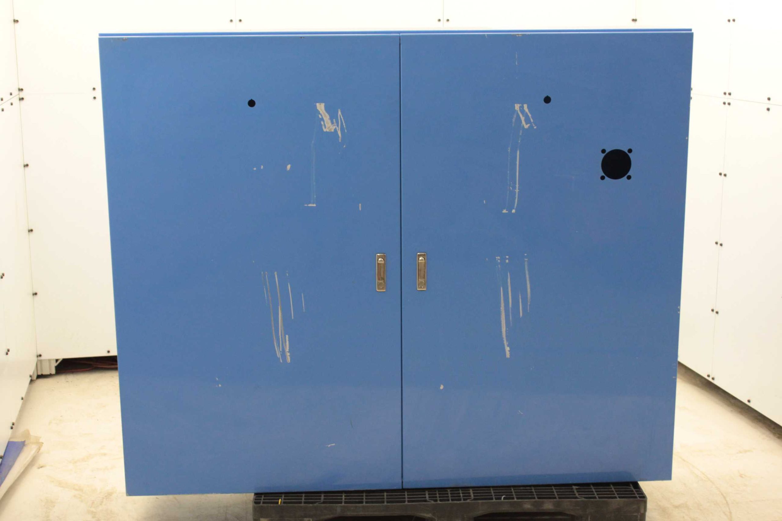 Hitachi Steel Two Door Wide Electrical Enclosure Box 1700mm x 1400mm x 450mm - Used - Image 13