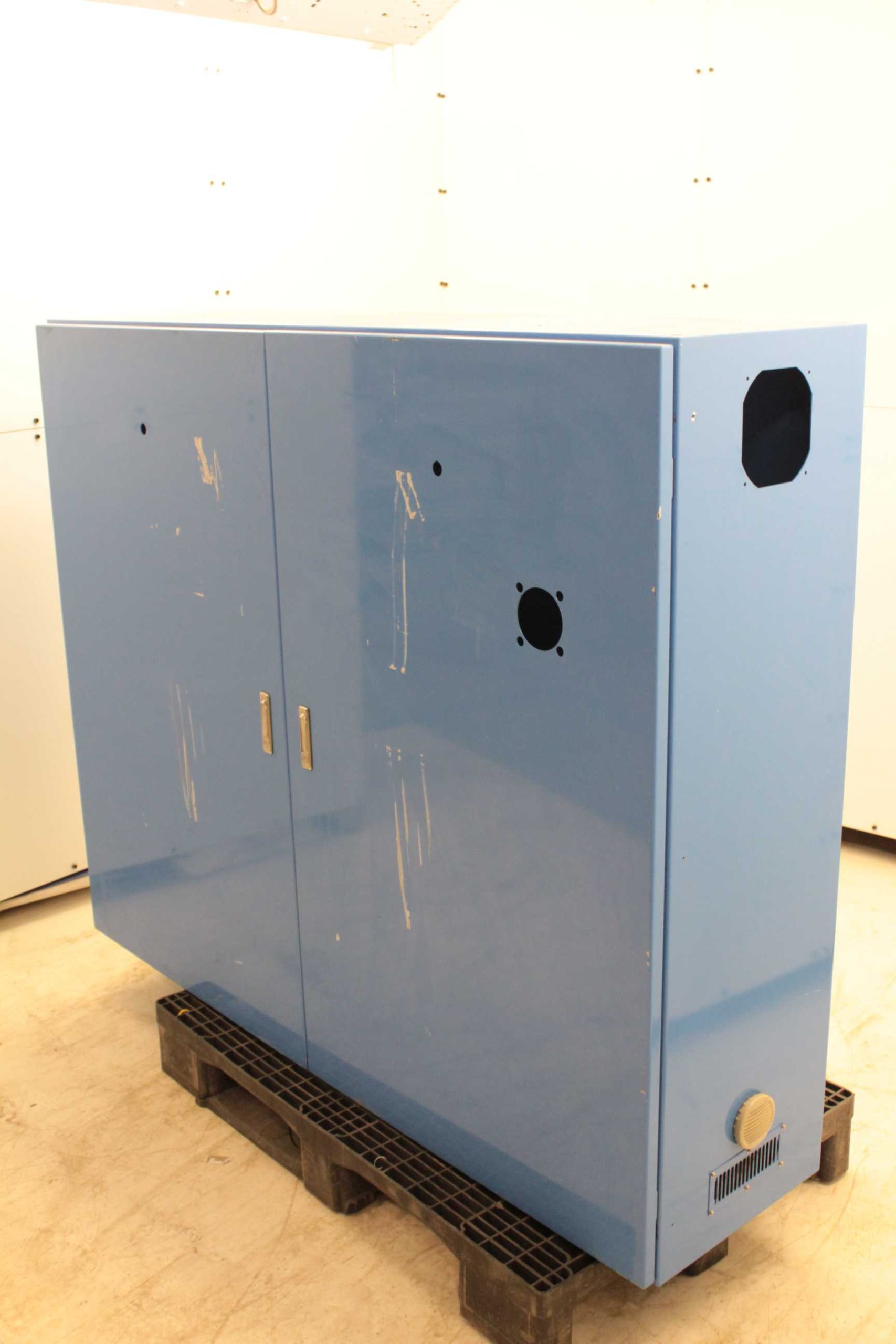 Hitachi Steel Two Door Wide Electrical Enclosure Box 1700mm x 1400mm x 450mm - Used - Image 22