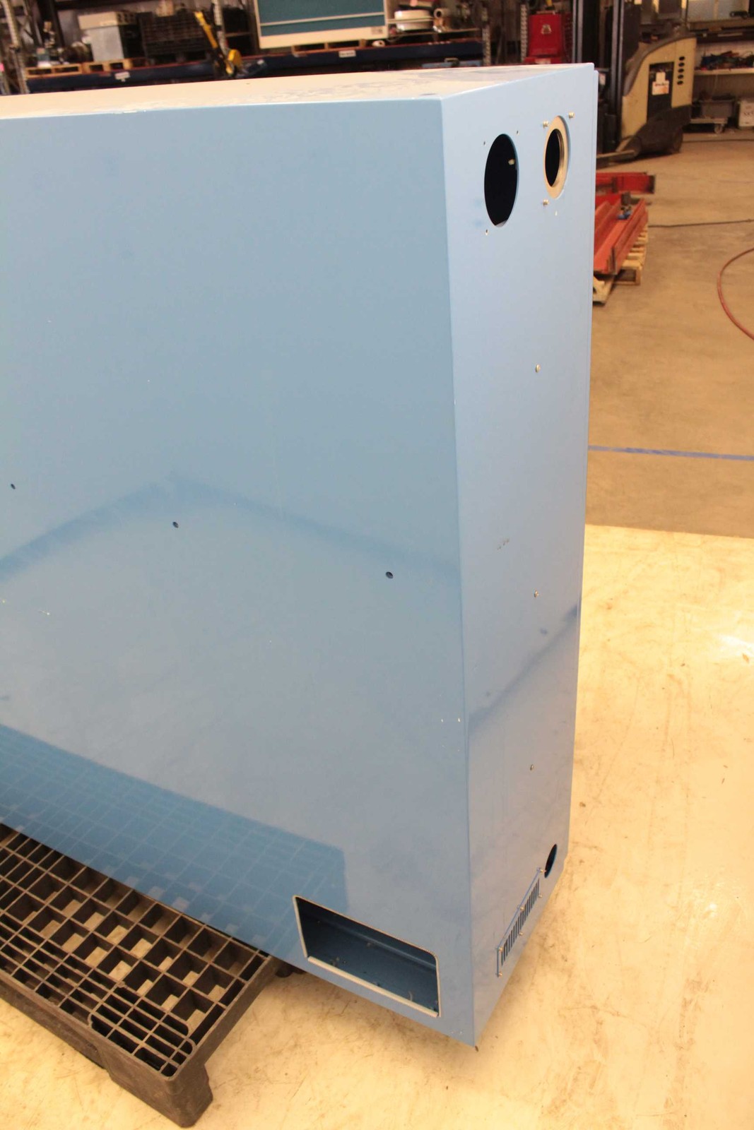 Hitachi Steel Two Door Wide Electrical Enclosure Box 1700mm x 1400mm x 450mm - Used - Image 4