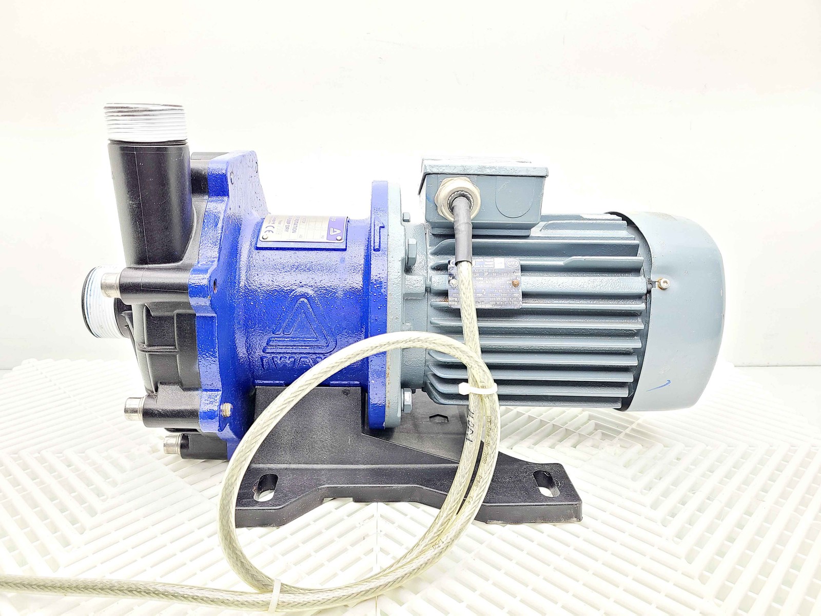 Iwaki MX-403RV5E GFRPP Magnet Drive Pump 2.2kW 230/400V - Used