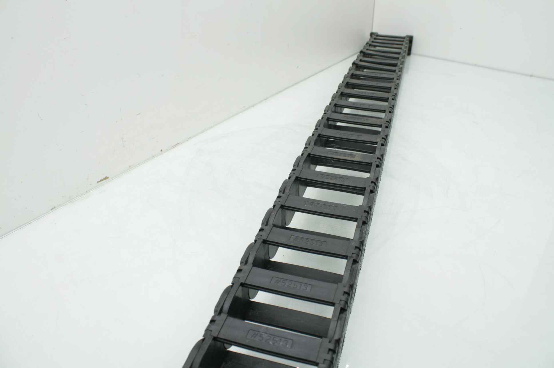 Kabelschlepp 0555 2"x4" Industrial Cable Chain Robot Wireway Cable Carrier - Used - Image 11