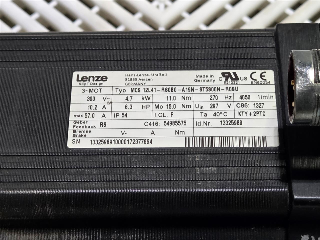 Lenze MCS12L41-RS0B0-A19N-ST5S00N-R0SU Servo Motor 6.3HP, 4050rpm w/ Brake - Used - Image 3