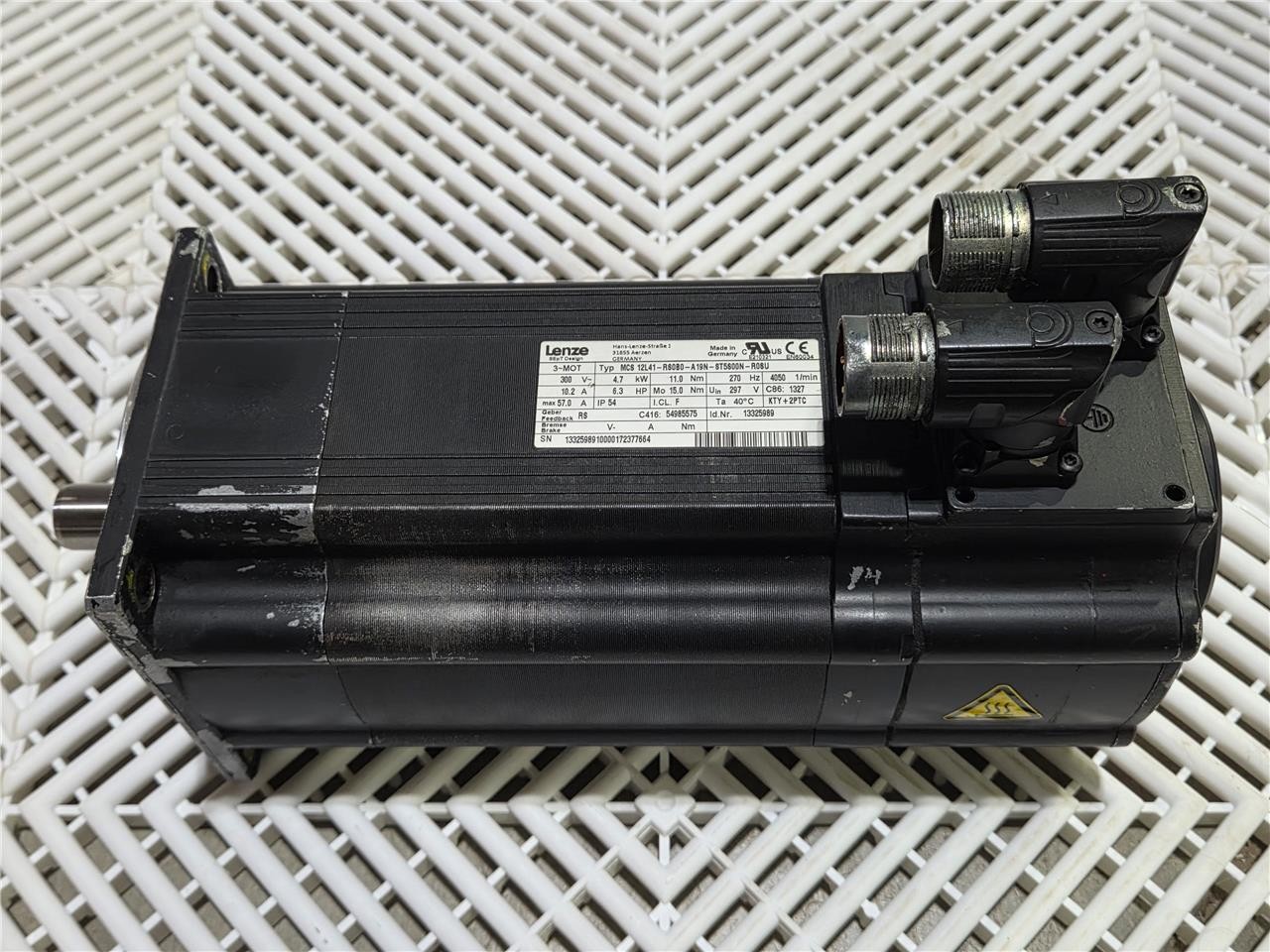 Lenze MCS12L41-RS0B0-A19N-ST5S00N-R0SU Servo Motor 6.3HP, 4050rpm w/ Brake - Used - Image 7