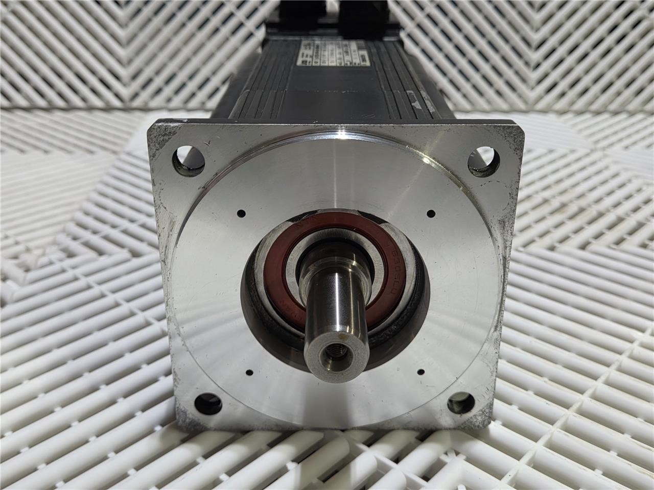 Lenze MCS12L41-RS0B0-A19N-ST5S00N-R0SU Servo Motor 6.3HP, 4050rpm w/ Brake - Used - Image 8