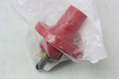 Leviton 003-17R22-R Single Pole Female Panel Receptacle / 90 Degree - Used - Image 5