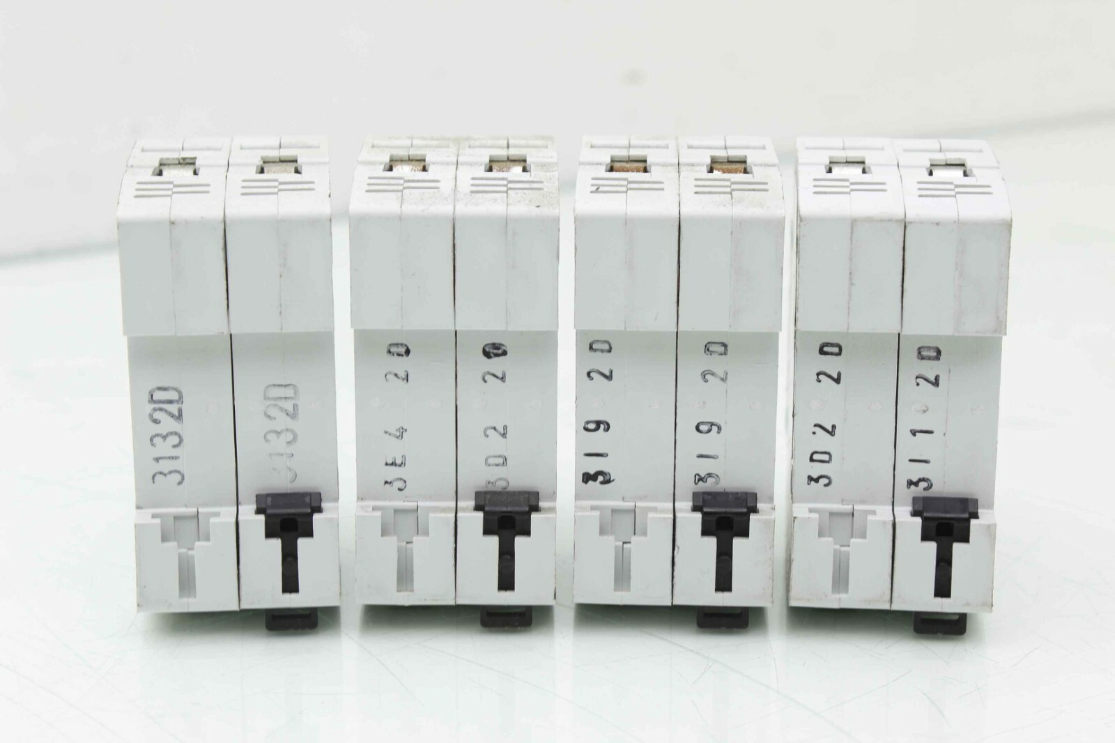 Lot of 4 Eaton WMZS2D02 2 POLE 477/480V 2A Circuit Breakers - Used - Image 3