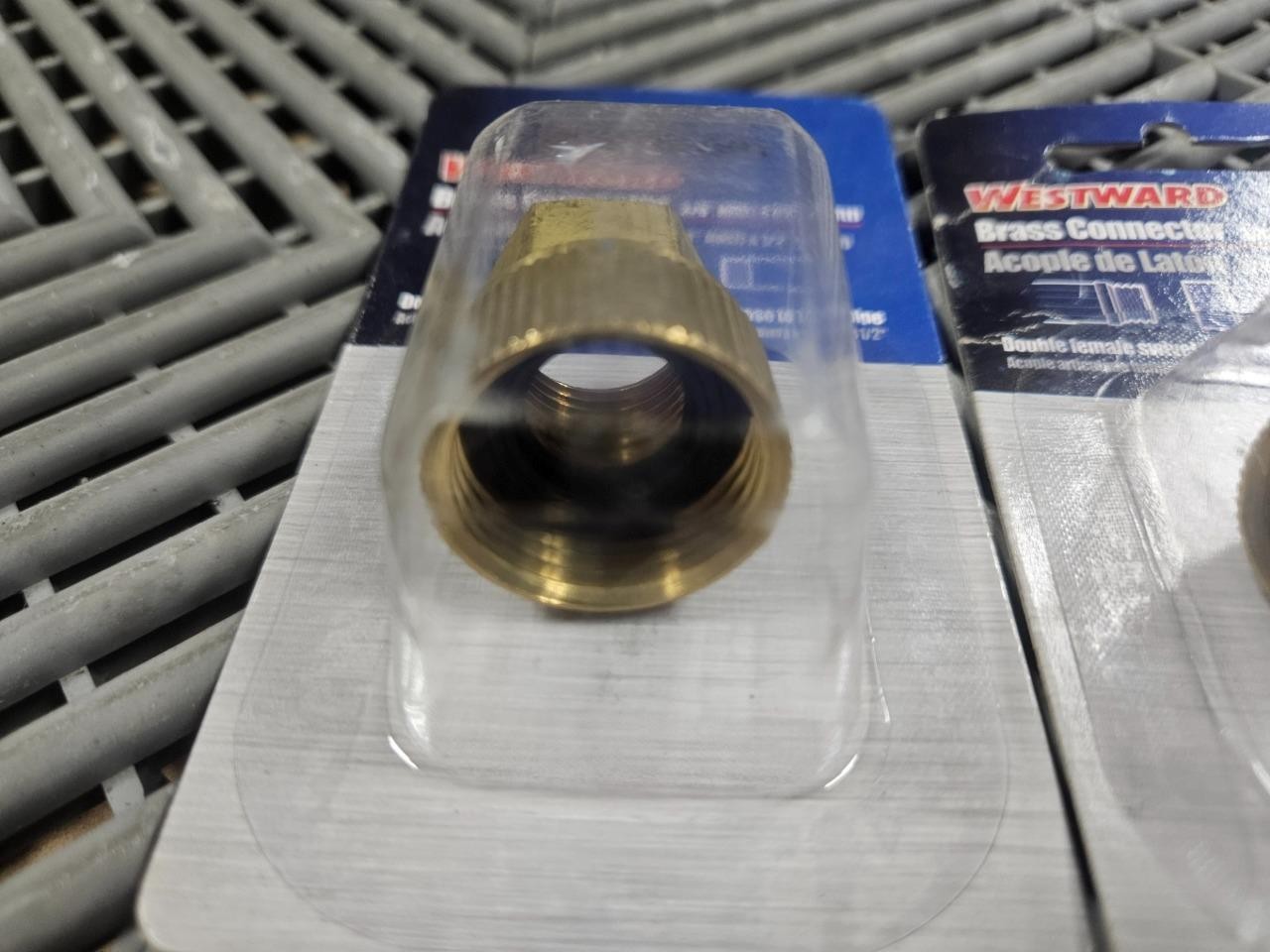 Lot of 4 New Westward 4KG87A 3/4" Male Garden Hose x 1/2" Female NPT - New - Image 4