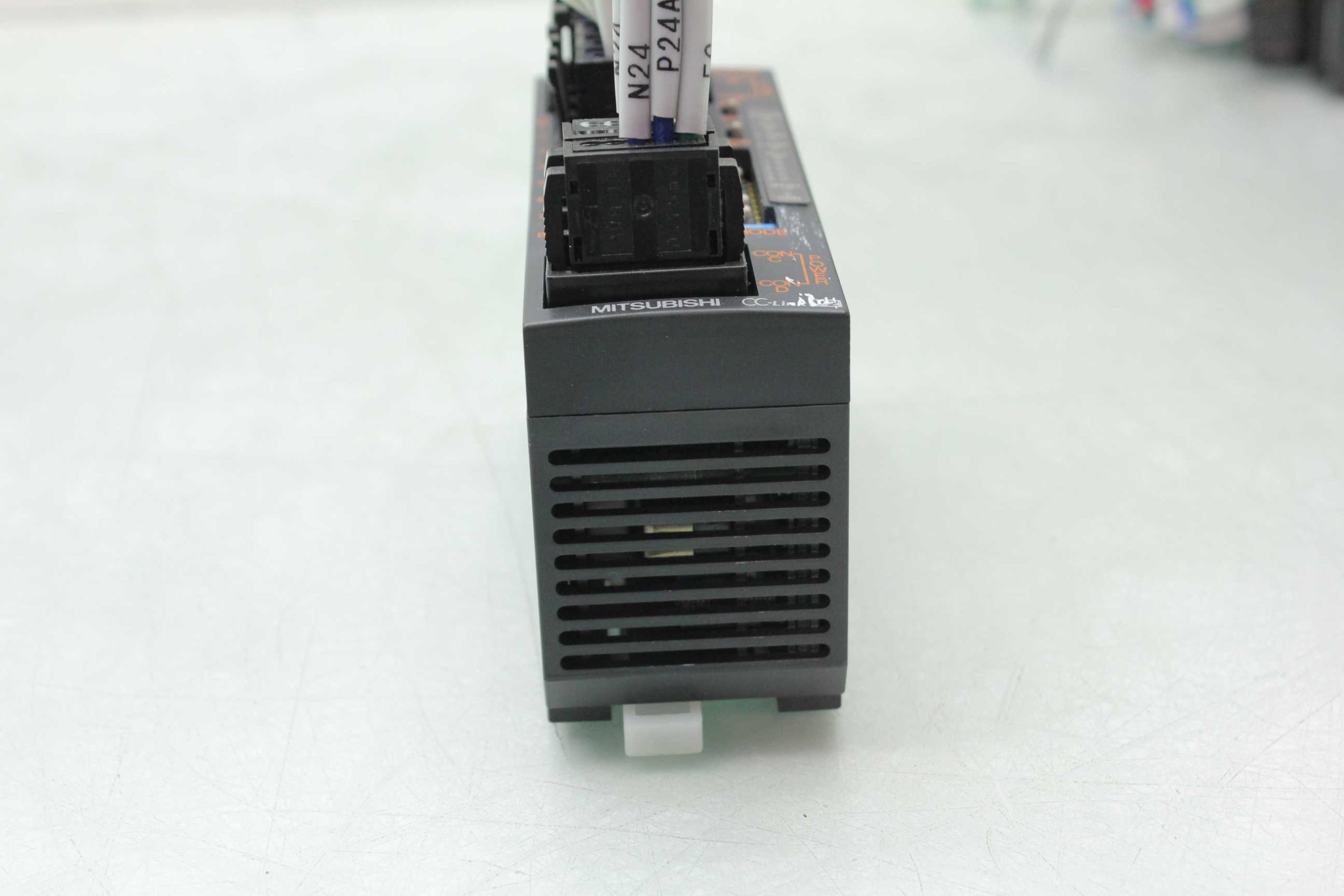 Mitsubishi D/A Converter Unit AJ65VBTCU-68DAVN 24VDC / 150mA - Used - Image 14