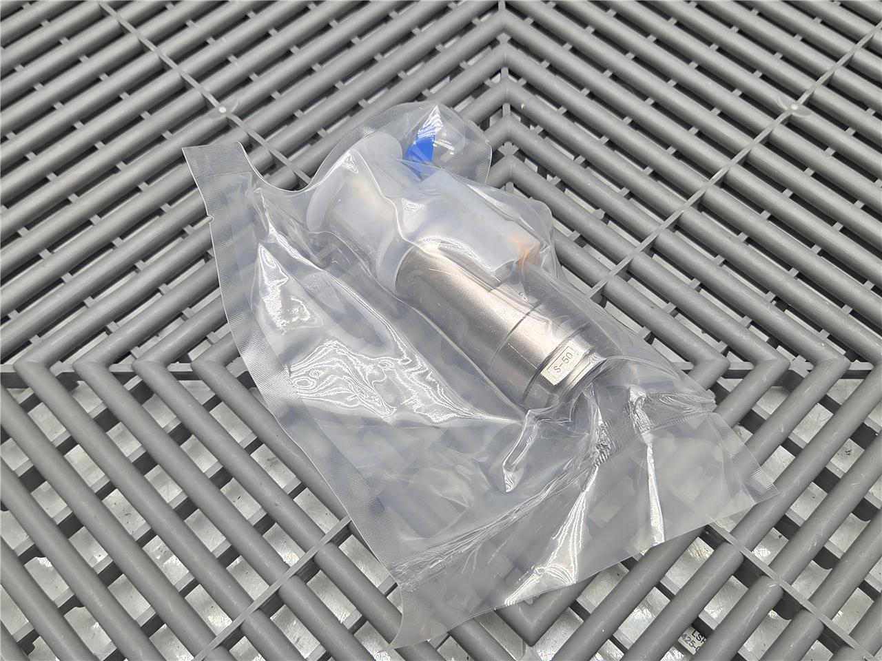 New Amphenol PL18U-301-50 PowerLok Connector - New - Image 9