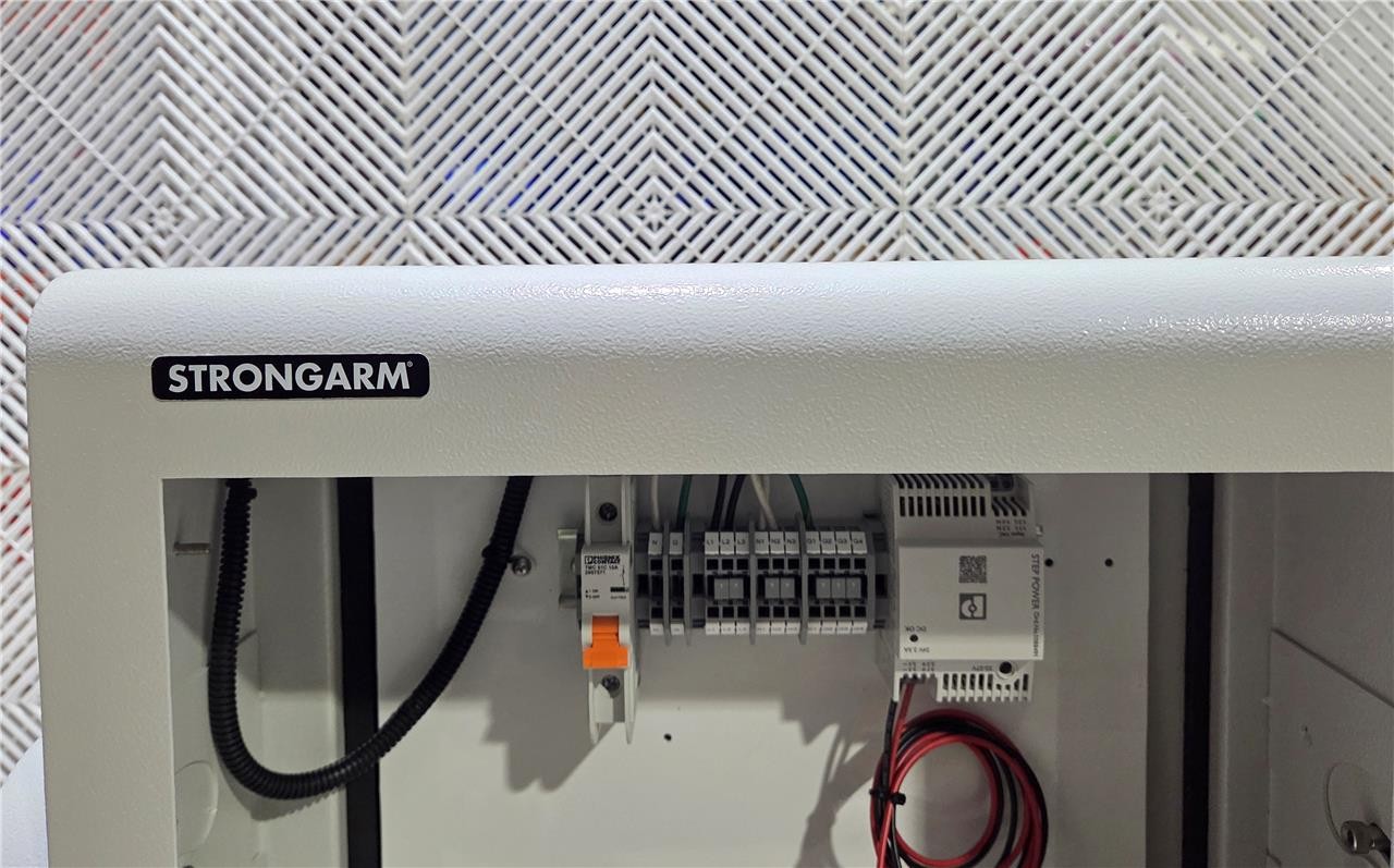 New Strongarm 302-181706 15" Swivel / Tilt HMI Enclosure Nema 12 - New other (see details) - Image 16