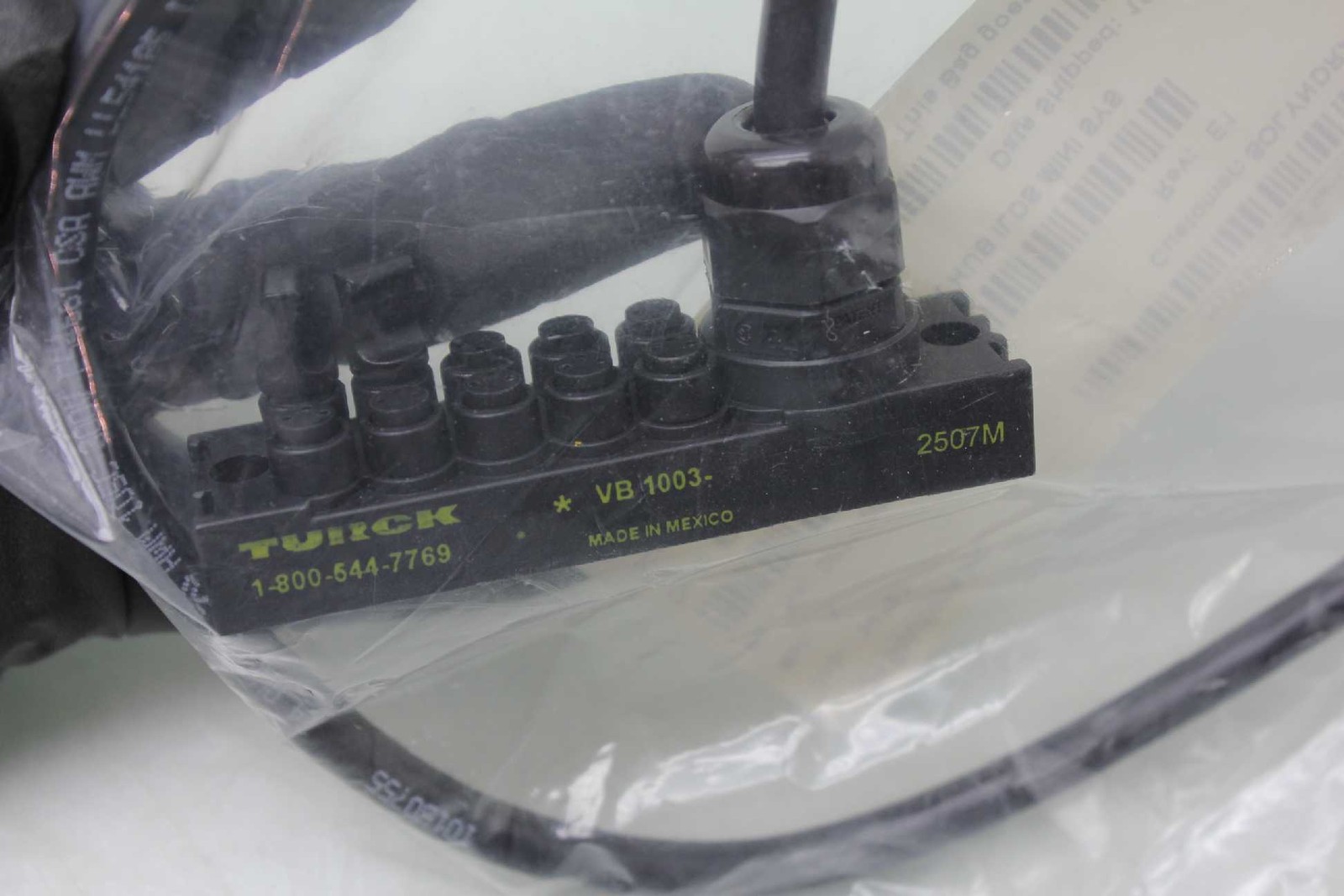 New Turck Picofast VB-1003 Junction Box 10-Port Sensor Cables 3-Pin Cables - New - Image 4