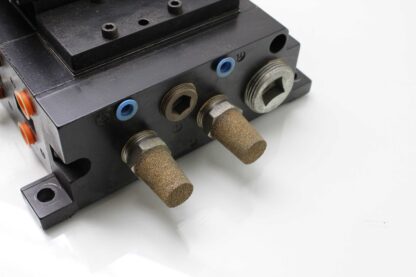 Parker Manifold / H2255BGMB9B (x1) / H22VXBG0B9B(x1) H2E55BGMB9B (x3) - Used - Image 35