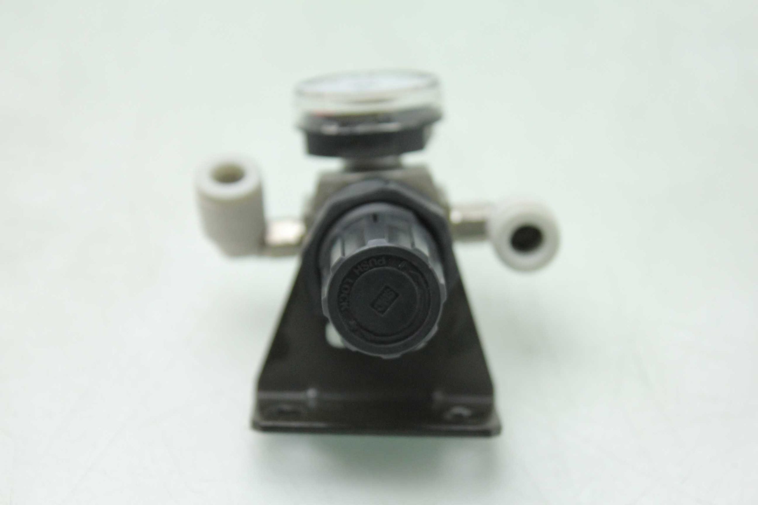 SMC AR1000-M5 Pneumatic Regulator & G27-10-R1 Analog Pressure Gauge 0-1.0 MPa - Used - Image 12