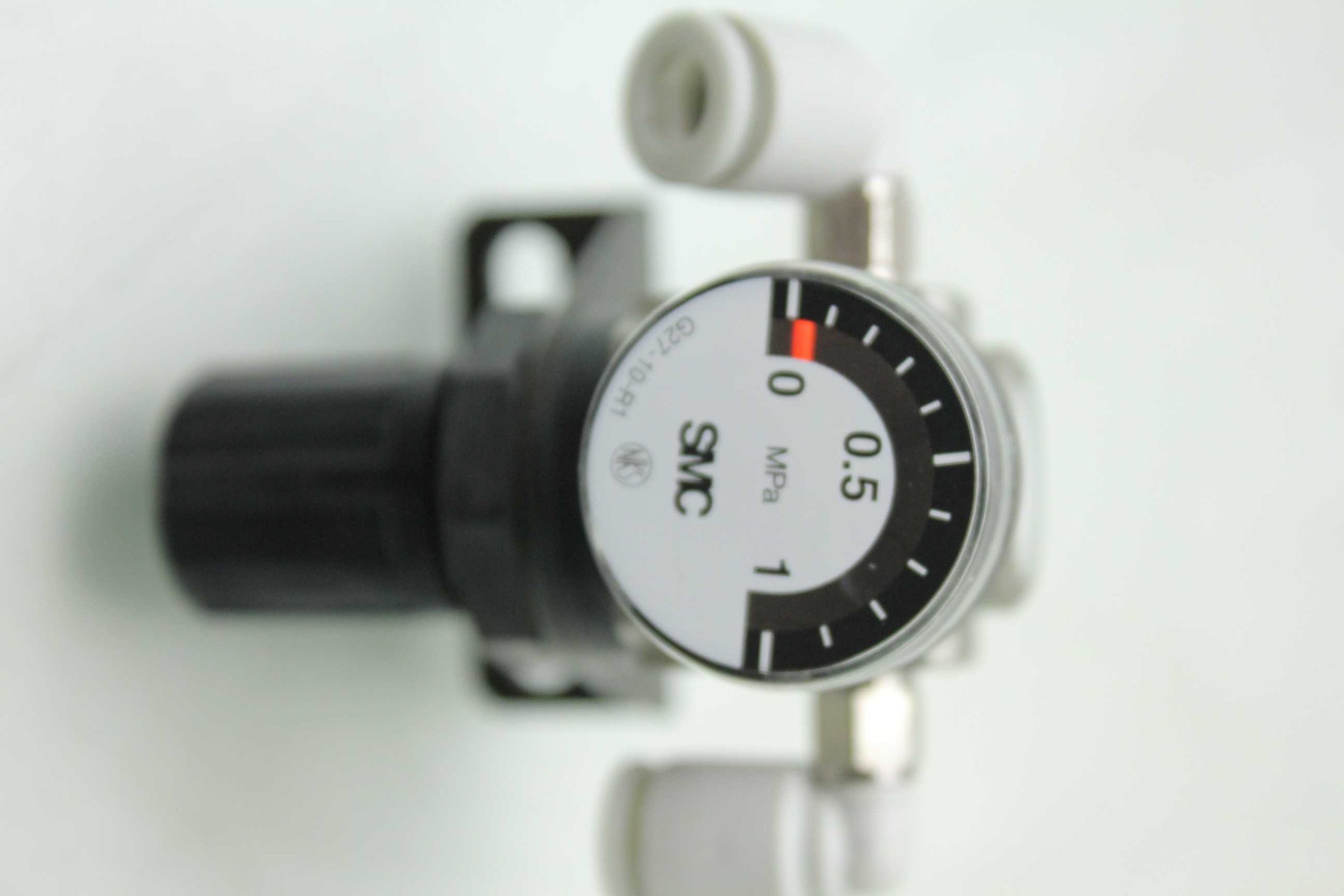 SMC AR1000-M5 Pneumatic Regulator & G27-10-R1 Analog Pressure Gauge 0-1.0 MPa - Used - Image 16