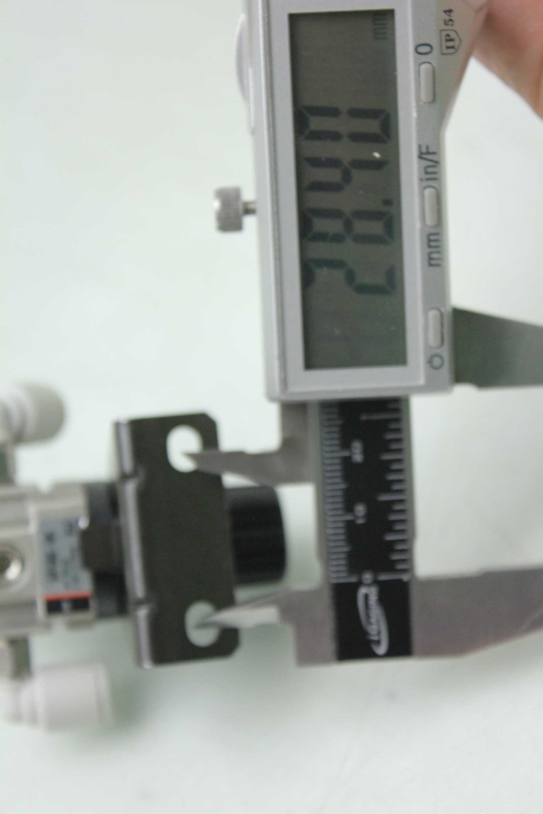 SMC AR1000-M5 Pneumatic Regulator & G27-10-R1 Analog Pressure Gauge 0-1.0 MPa - Used - Image 5