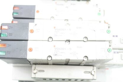 SMC Manifold Valve Assembly With (4) VQ4201-5 (1) VVQ4000-10-1 - Used - Image 12