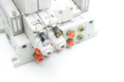 SMC Manifold Valve Assembly With (4) VQ4201-5 (1) VVQ4000-10-1 - Used - Image 6