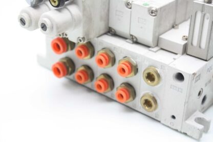 SMC Manifold Valve Assembly With (4) VQ4201-5 (1) VVQ4000-10-1 - Used - Image 9