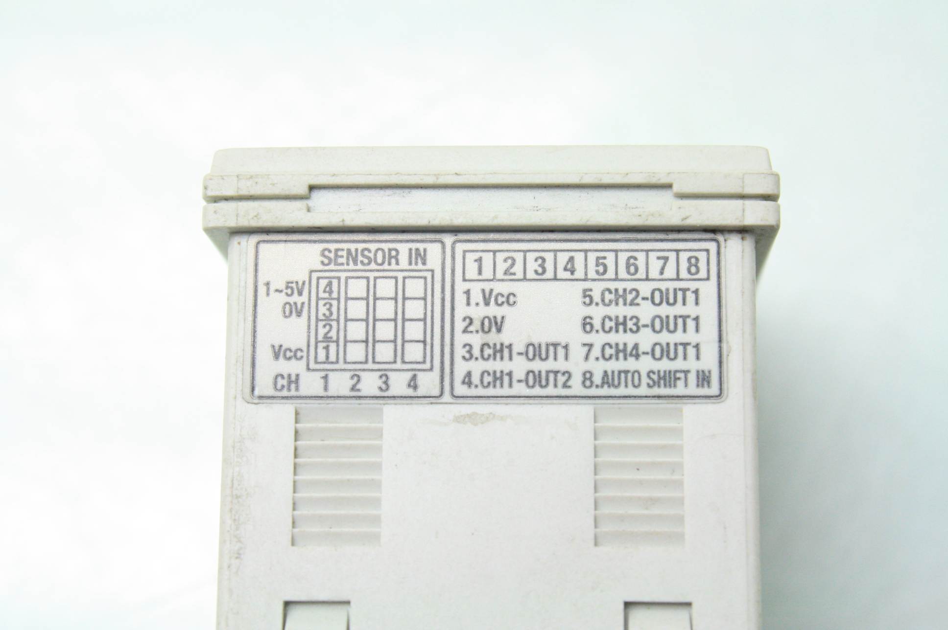 SMC PSE201 Multi-Channel Pneumatic Sensor Controller - Used - Image 12