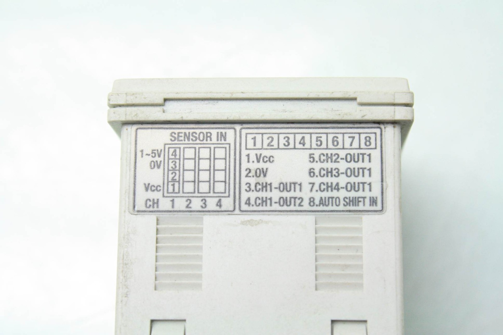 SMC PSE201 Multi-Channel Pneumatic Sensor Controller - Used - Image 5