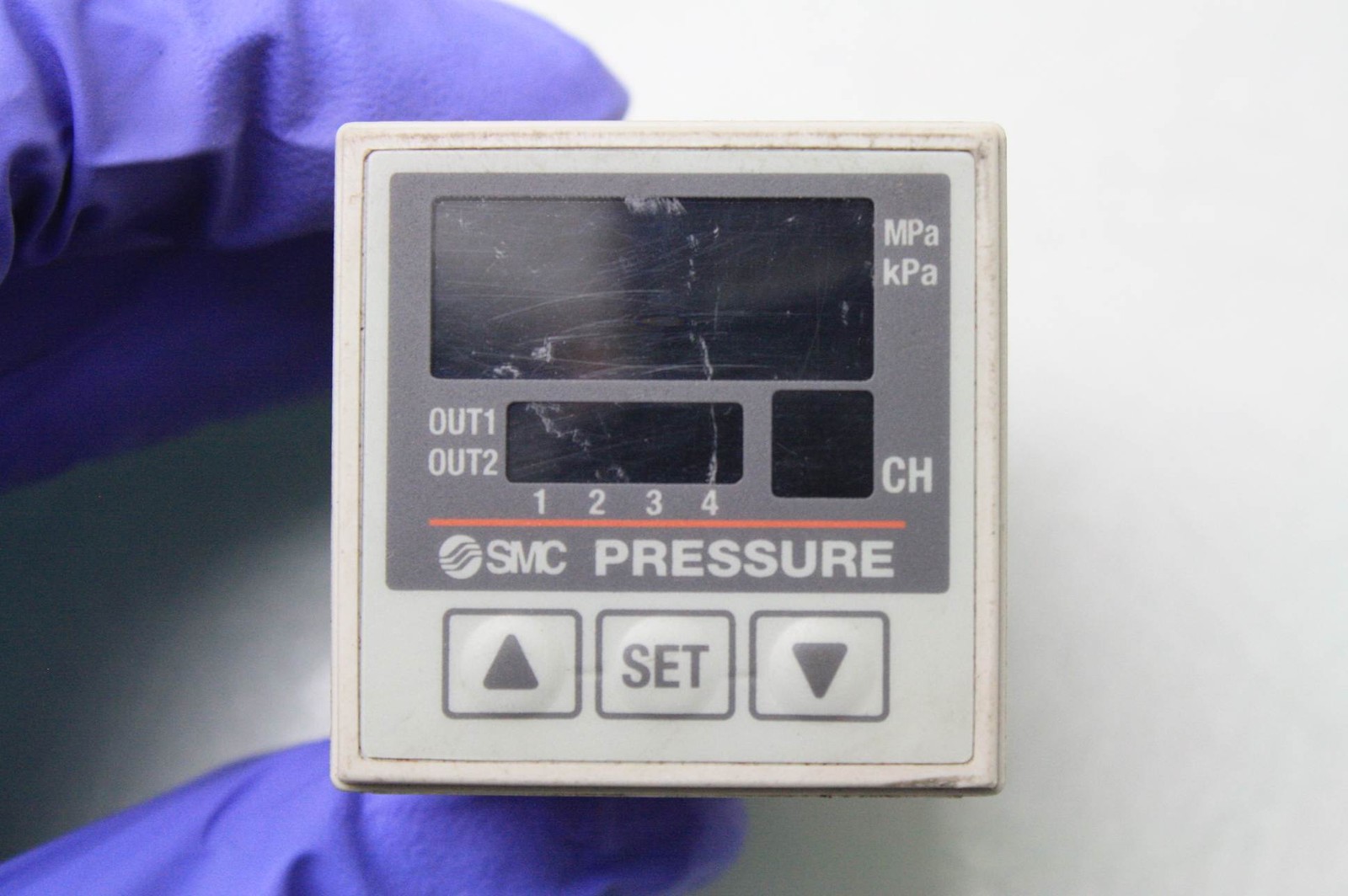 SMC PSE201 Multi-Channel Pneumatic Sensor Controller - Used - Image 6
