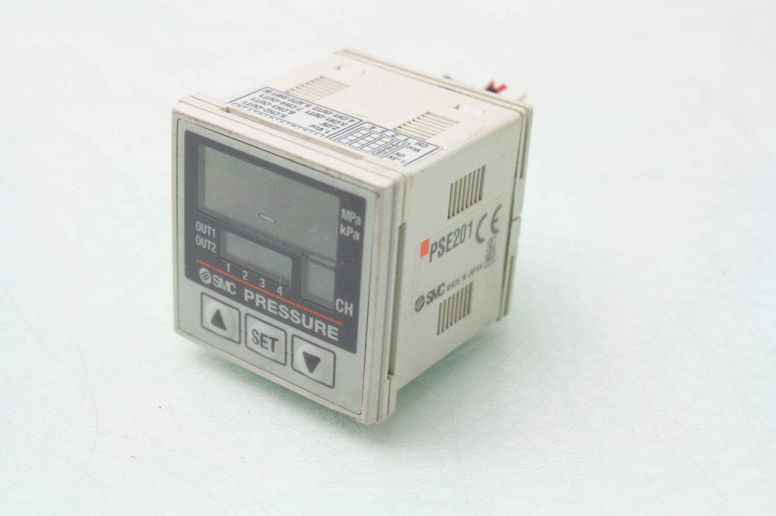 SMC PSE201 Multi-Channel Pneumatic Sensor Controller - Used - Image 7