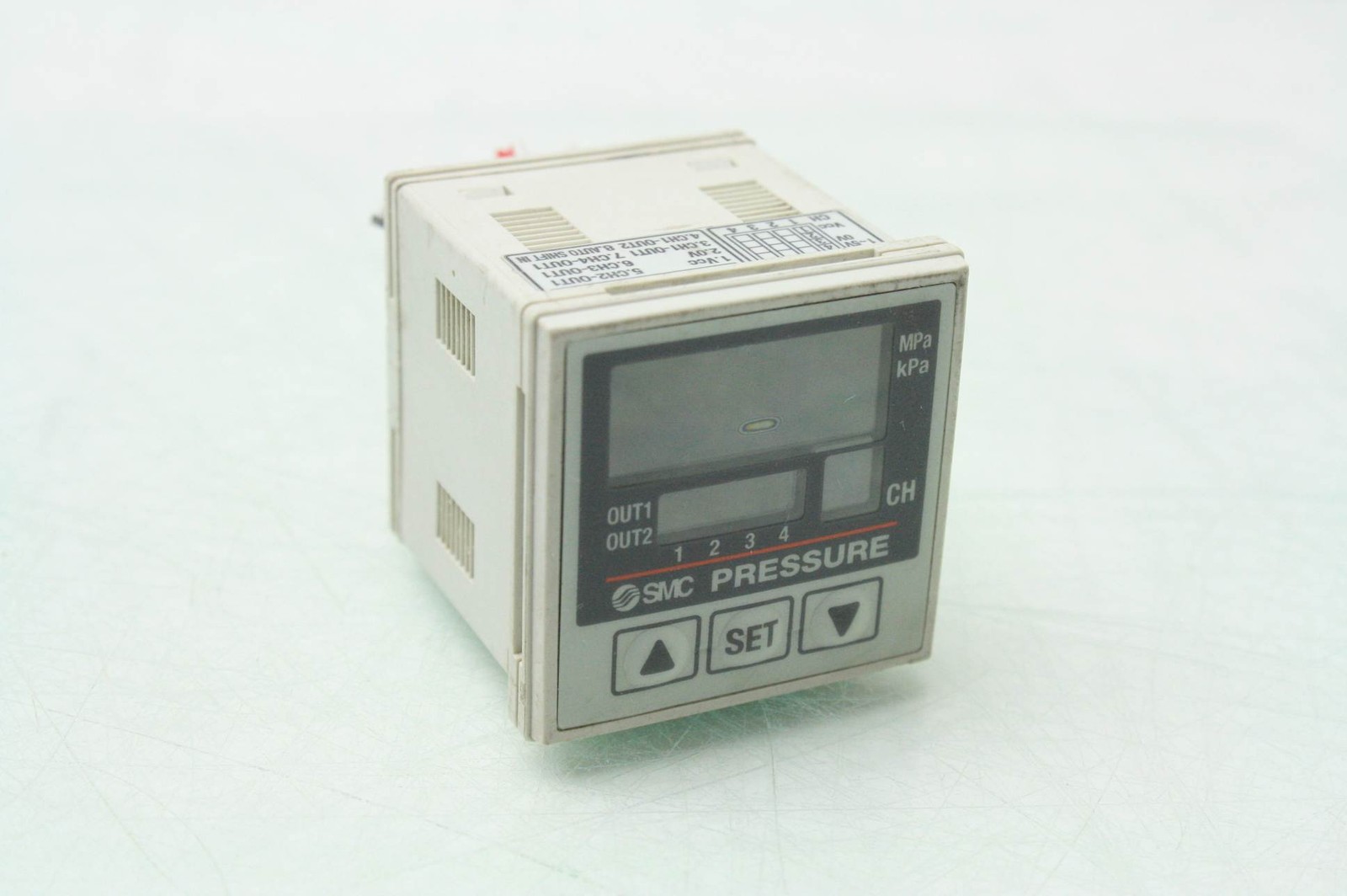 SMC PSE201 Multi-Channel Pneumatic Sensor Controller - Used