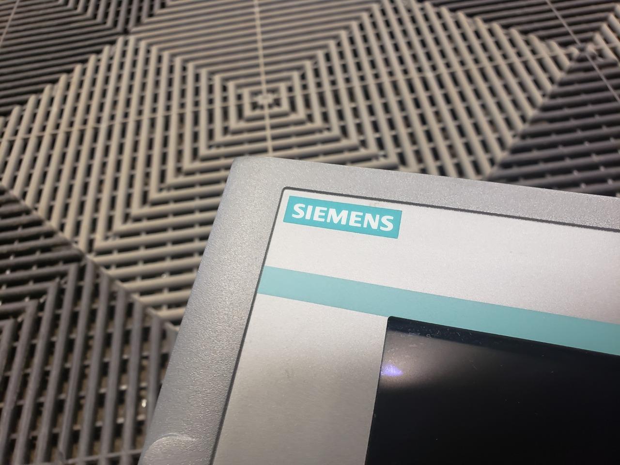 Siemens 6AV7476-4AA81-1RR0 19" Touch Screen Operator Interface Panel - Used - Image 16