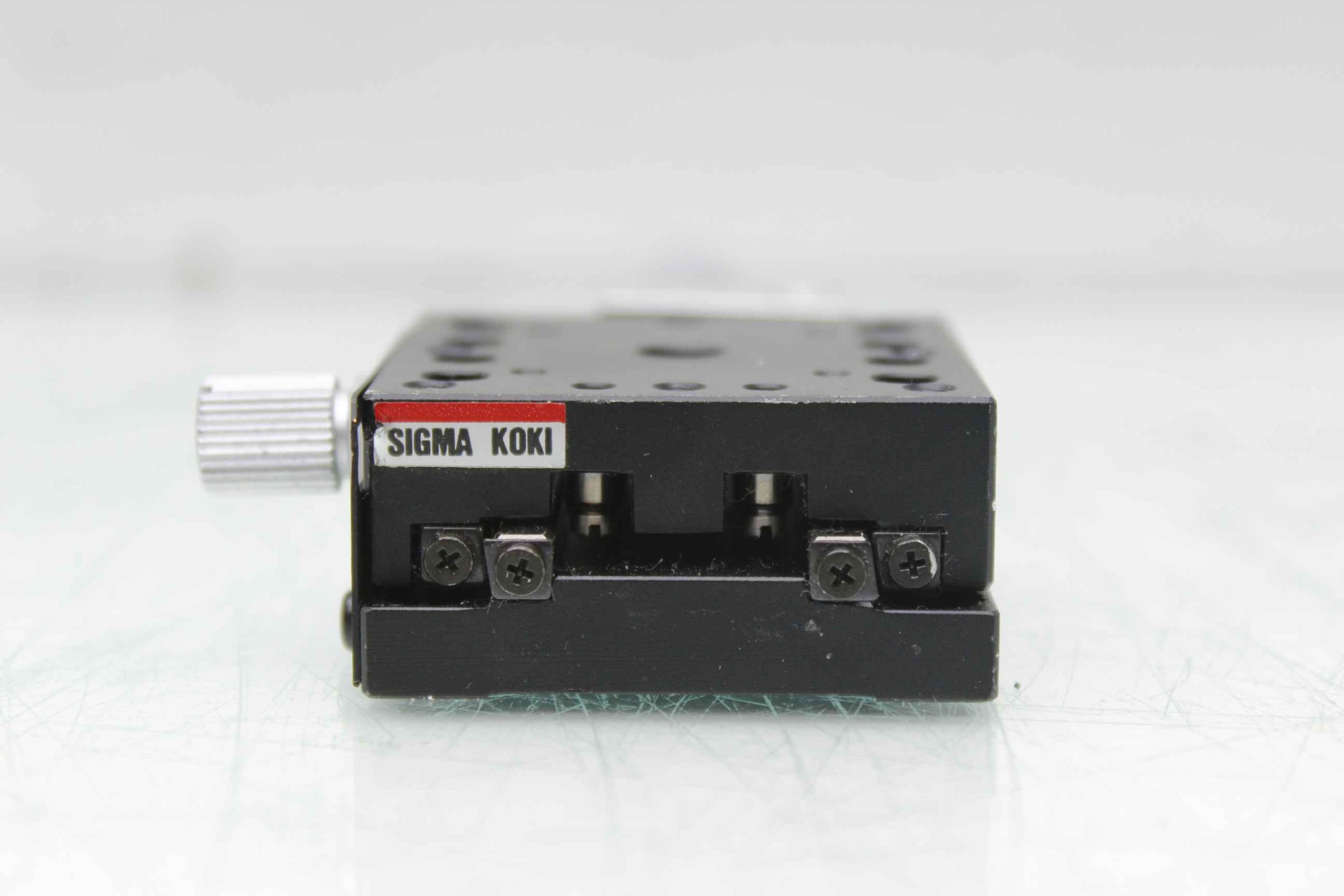 Sigma Koki TAM-401 40mm Crossed Roller Stage w Micrometer Handle +/-6.5mm Travel - Used - Image 16