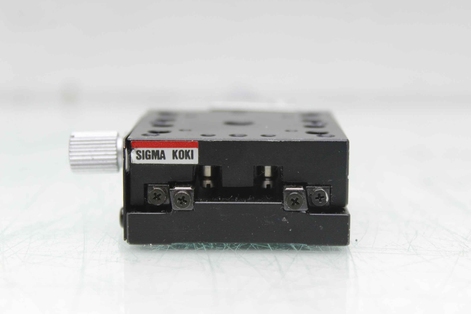 Sigma Koki TAM-401 40mm Crossed Roller Stage w Micrometer Handle +/-6.5mm Travel - Used - Image 8