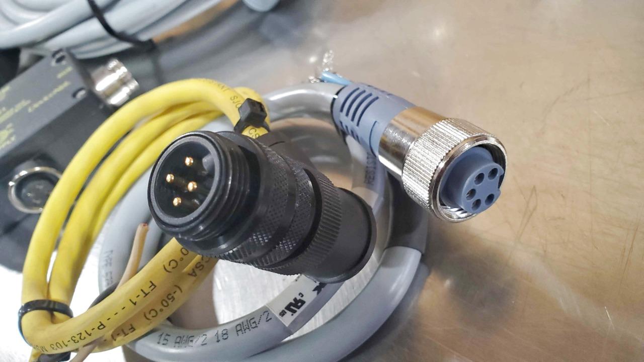 Turck SPTC1 Power Tap DeviceNet w/ U0133-134, U5452-588 Bus Stop Cables - Used - Image 19