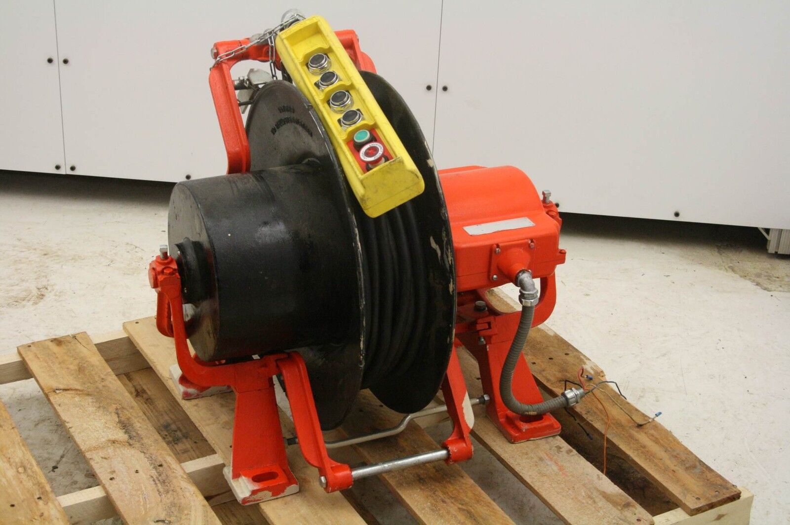 Yale ES-64 75' Retractable Electric Cord Reel 6 Conductor Square D SKYP6  Pendant - Used - Motion Constrained Surplus