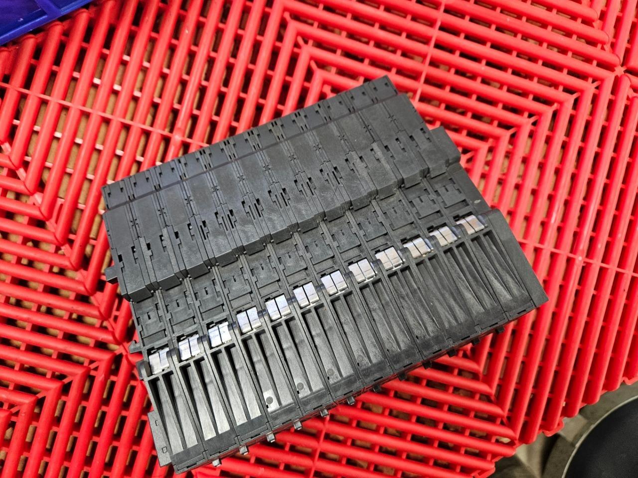 (12) Siemens 6ES7-132-4BD02-0AA0 Simatic S7 4 Point Digital Output Module - Used - Image 6